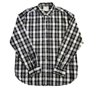 3/$20 Field & Stream Black & White Plaid Button-Up Shirt